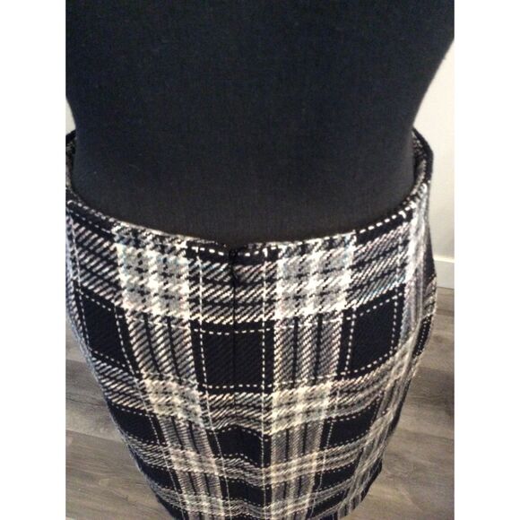 Wool Blend Plaid Skirt Lined Chadwick's Size 8 Midi Black Gray Pink - Picture 3 of 5